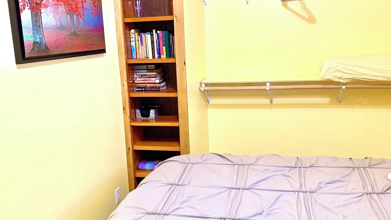 Photo of Bedroom in Champion