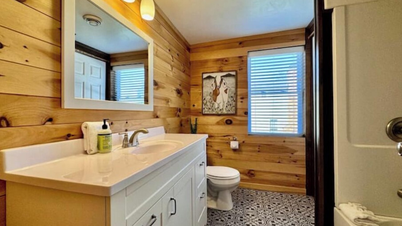 Photo of Bathroom in Douglas