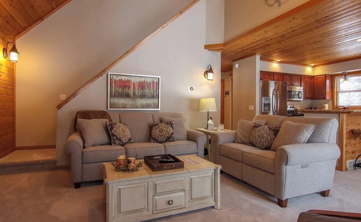 Photo of Livingroom in Thompsonville