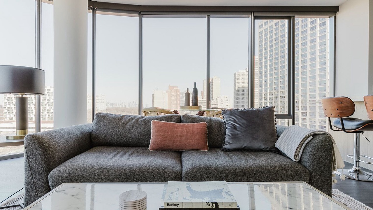 Photo of Livingroom in East Hyde Park