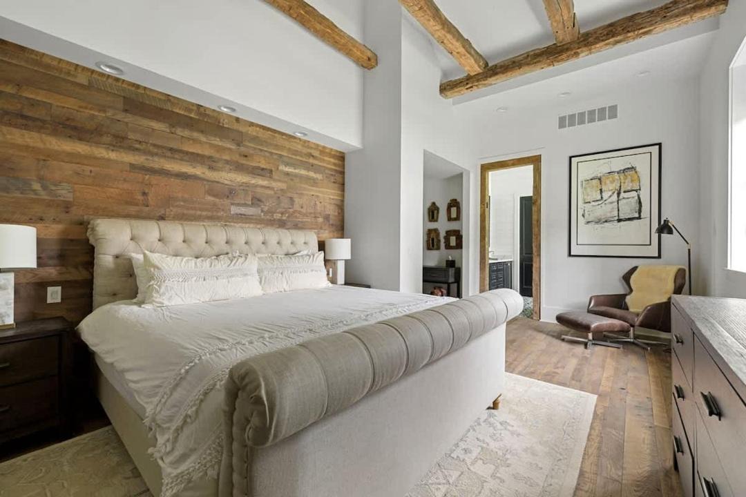 Photo of Bedroom in Lakeside