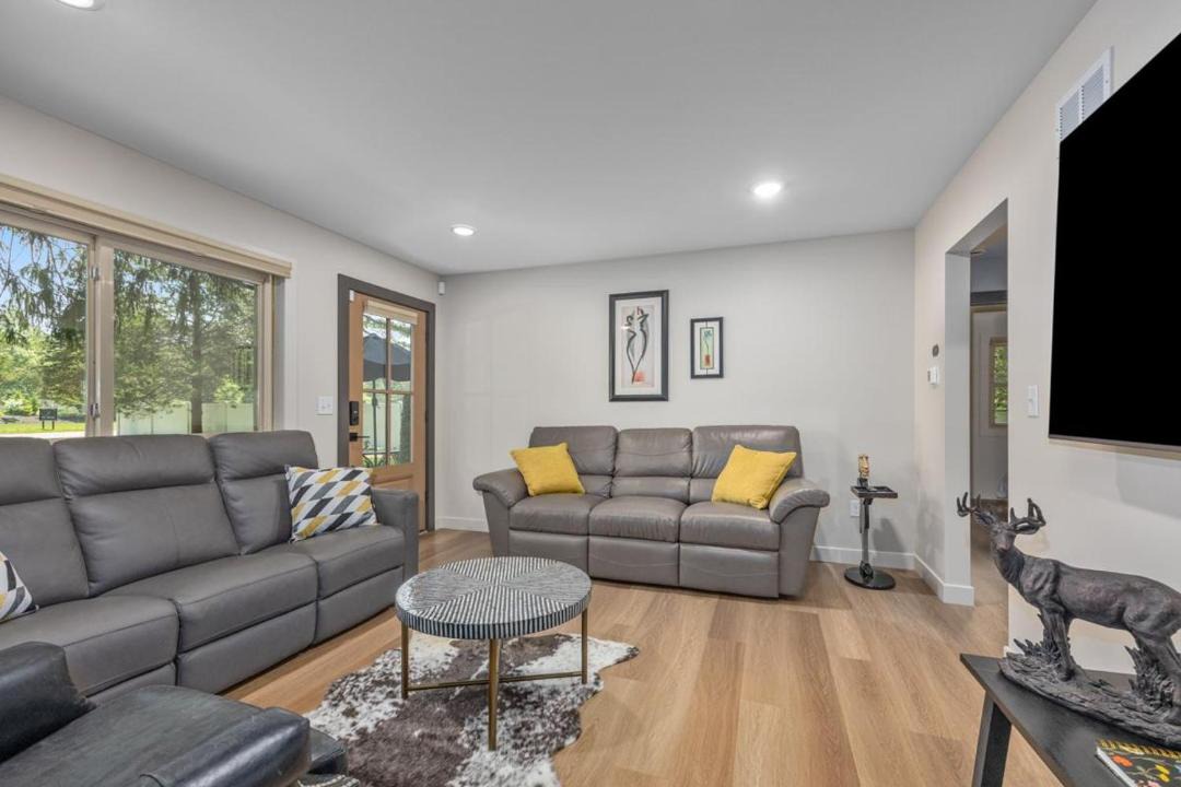 Photo of Livingroom in Saugatuck