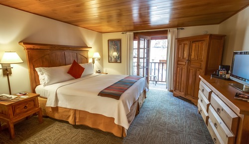 Traditional Room, 1 King Bed, Balcony (or Patio)