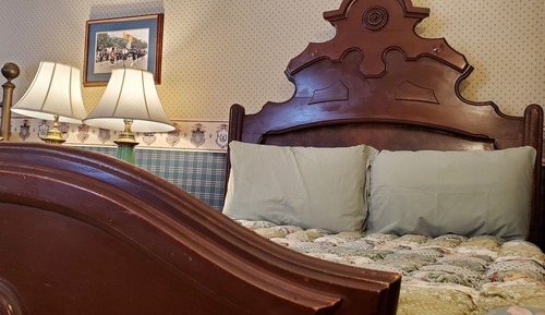 Room, Multiple Beds (The Highland)