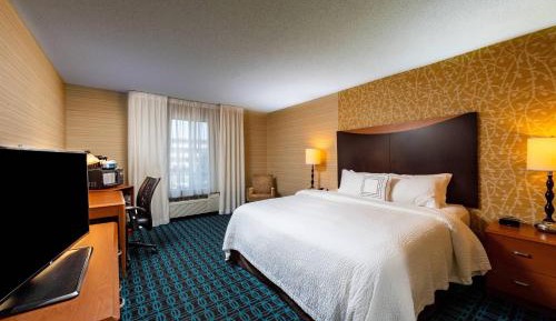 King Room with Roll-In Shower - Mobility Access/Hearing Accessible