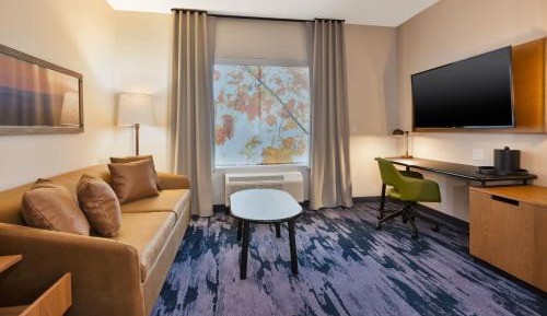 Queen Suite with Two Queen Beds and Sofa Bed - Hearing Accessible