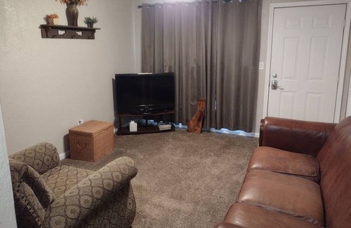 Niles Apartment | Cozy Apartment, Just 10 Minutes From Notre Dame!