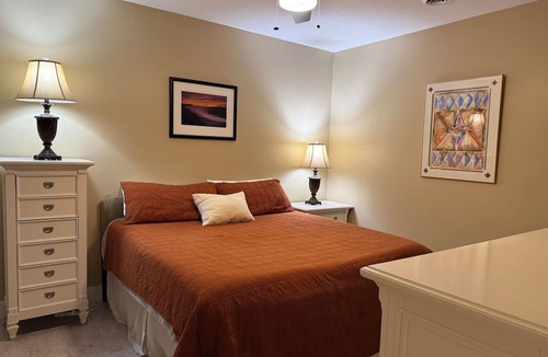 Traverse City Condo | Traverse City, West side of downtown, Sleeps 6, Slabtown area