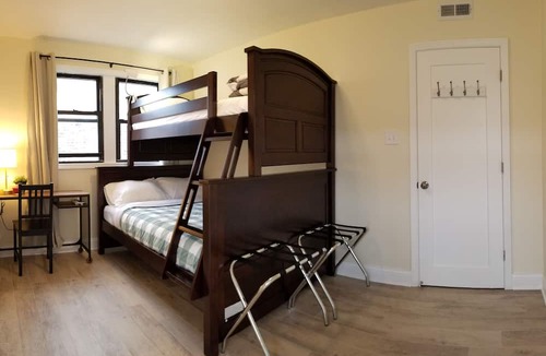Chinatown Condo | 1 #33 - 4 Bedroom/2 Bath Condo near McCormick Place, Wintrust Arena, Chinatown