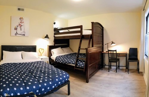 Chinatown Condo | 1 #33 - 4 Bedroom/2 Bath Condo near McCormick Place, Wintrust Arena, Chinatown