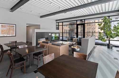 Evanston Apartment | "Bliss of Evanston" 180°view, 2BDR +2Bath UrbanLux