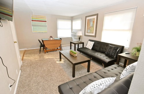 South Bend Apartment | 1 bedroom apartment near Notre Dame (1309.5)
