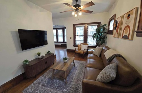 Bay View Apartment | Retro-Modern Gem in the Heart of Bay View + Parking