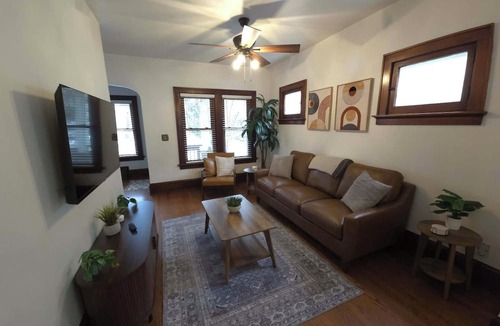 Bay View Apartment | Retro-Modern Gem in the Heart of Bay View + Parking