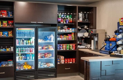 Sturtevant Hotel | Racine Getaway w/Kitchenette Near Scenic Parks