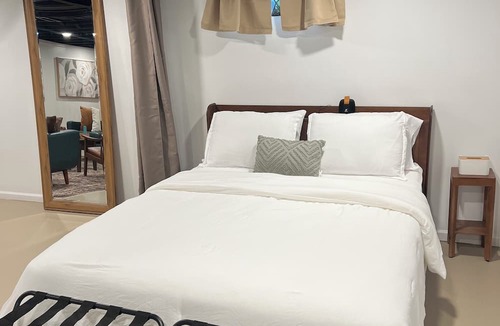 Northlake Apartment | Cozy Garden Suite minutes from O'hare and Rosemont + Free Parking