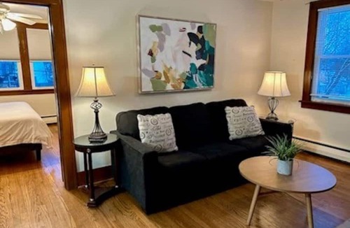 Libertyville Apartment | DT Libertyville Apt near Naval Base w/50` TV!
