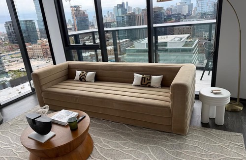 West Loop Apartment | Stylish 2BR Retreat in Fulton Market for Getaways