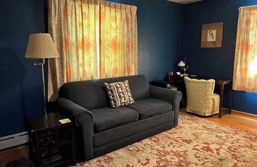 Miller Beach Apartment | Quiet Indiana Dunes retreat near hiking and beach
