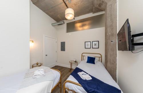 Near South Side Apartment | Walkable 2BR Apartment in Chicago South Loop with Optional Parking and Gym Access Near McCormick Place, Museum Campus & Lakefront