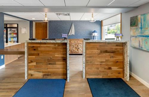 Port Washington Hotel | The Harborview on Lake Michigan, an Ascend Collection Hotel
