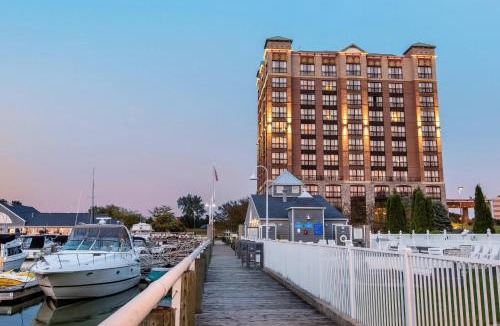Nelson Hotel | Shoreline Inn & Conference Center, an Ascend Collection Hotel