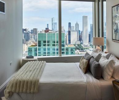 The Loop Apartment | Lux Apts with Lake Views and Top Amenities