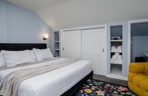 Salem Lakes House | Center Lake Cape Cod Escape Family Waterfront Home with Dock Scenic Views and Pet Friendly