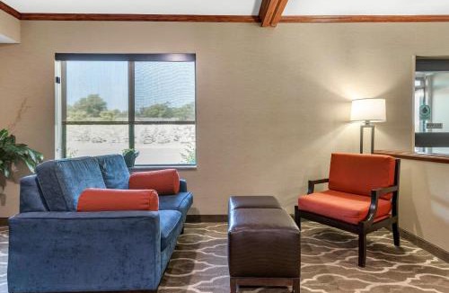 Grandville Hotel | Comfort Suites Grandville - Grand Rapids SW