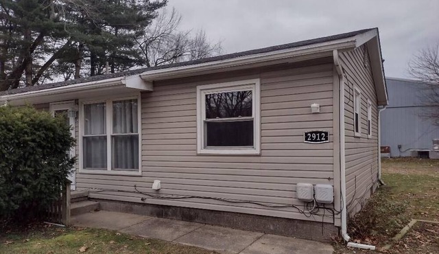 Cozy Apartment, Just 10 Minutes From Notre Dame!