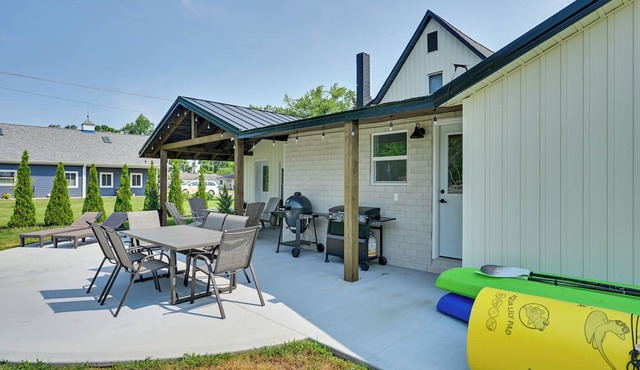 Waterfront Family Gem w/Private Dock in Syracuse