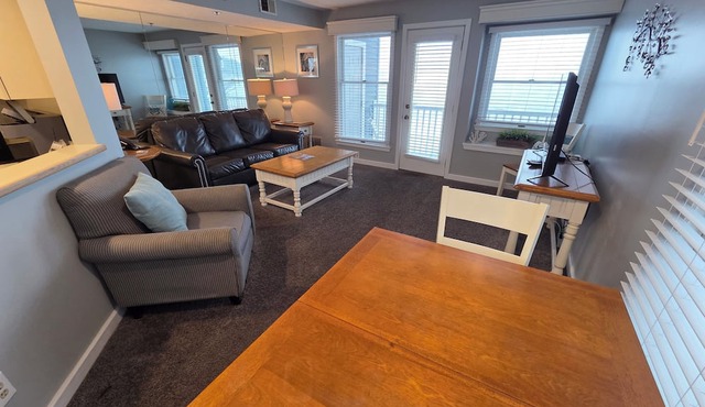 Northern Michigan Charm, North Shore Inn Condo 209