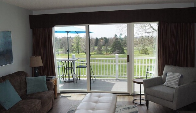 The Grand Getaway - Gorgeous and Great Location for Exploring the Traverse City Area!