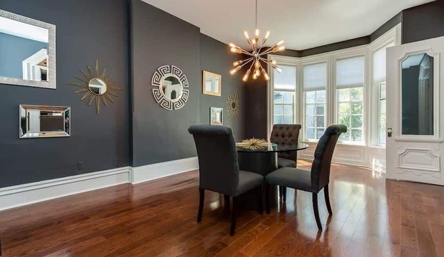 Barlow Suite - Downtown Historic Luxury Gem with Private Parking
