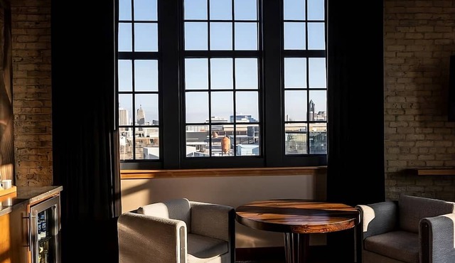 Cream Studio at The Iron Horse Hotel, Pets Allowed | Discovery World –1.6 miles