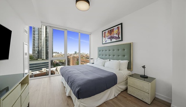 Stylish River North Suites: Luxury Living Near Chicago’s Best Shopping&Nightlife